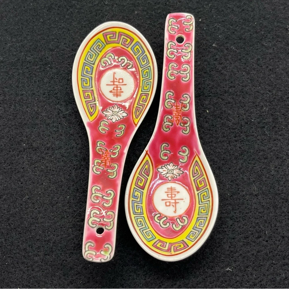 Vintage Chinese Ceramic Spoons in the Wanshou Wujiang Design